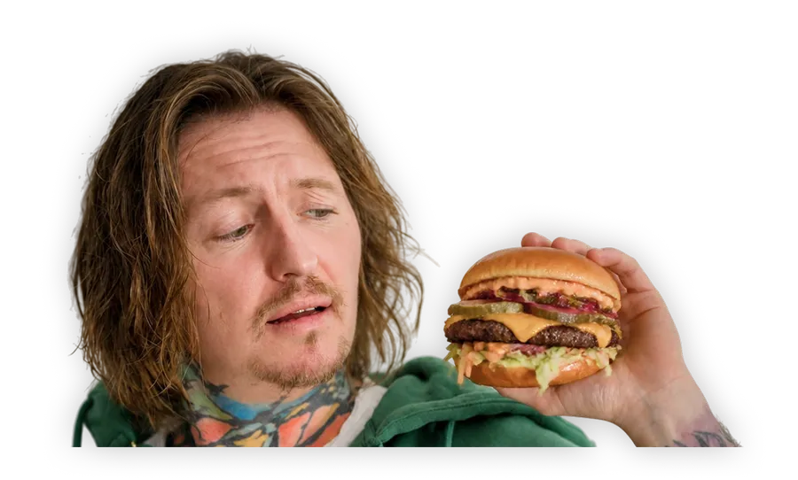 Přemek Forejt se dívá na burger